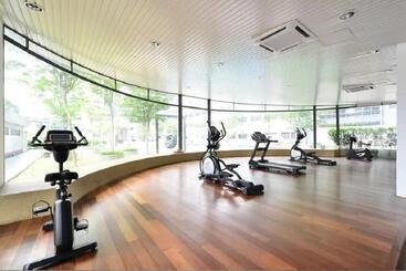 Puchong Skypod Residence, 1 5 Pax With Balcony Unit, Walking Distance To Ioi Mall, 10min Drive To Su