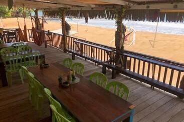 استراحتگاه Beach Shack Chalet   Garden View Aframe Big Unit