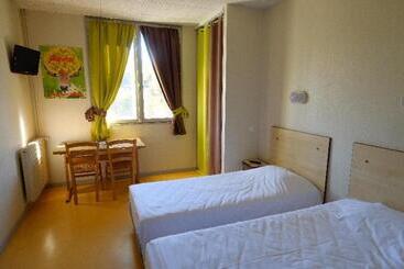 استراحتگاه Residence Fleurs D Aubrac