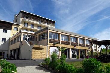 استراحتگاه Residence Fleurs D Aubrac
