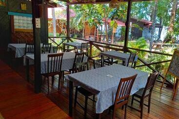 هاستل Swiss Cottage Tioman