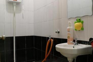 הוסטל Zuriana Ashraf Homestay Kota Bharu