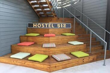 Hostel 512