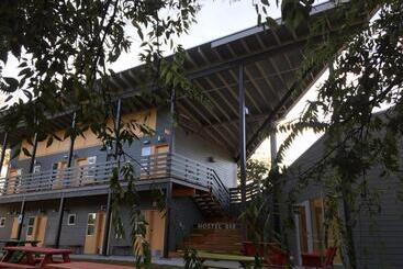Hostel 512