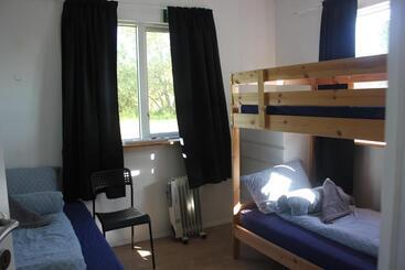 هتل Icelandhorsetours   Helluland