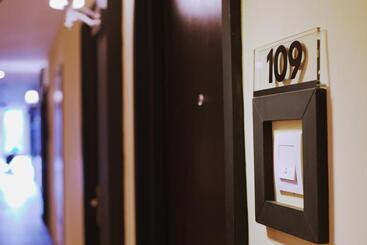 هتل Rooms