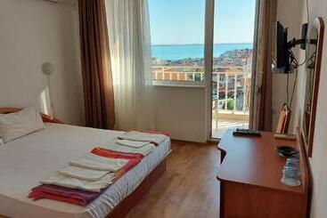 펜션 Guest House Rona   Free Parking And Sea View