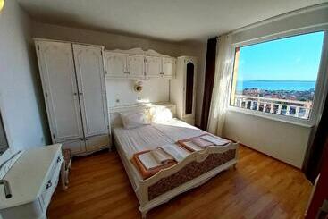 펜션 Guest House Rona   Free Parking And Sea View