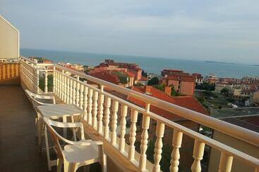 펜션 Guest House Rona   Free Parking And Sea View