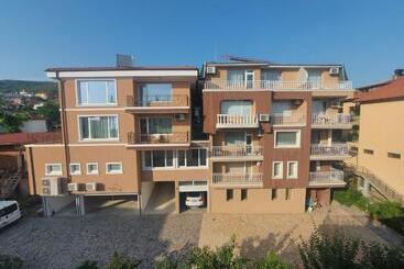 펜션 Guest House Rona   Free Parking And Sea View