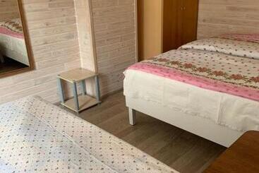 پانسیون Guesthouse Svečiuose Pas Gražina