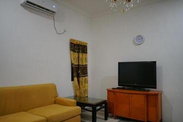 پانسیون Mri Residence   Homestay In Sg Buloh With Swimming Pool   No Pork&alcohol Allowed