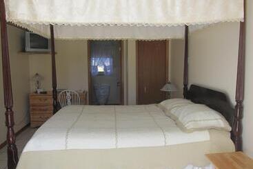 تختخواب و صبحانه Summers Country Inn