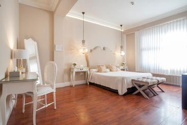 تختخواب و صبحانه Hi Valencia Boutique