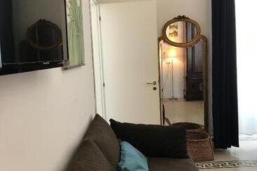 B&b Nike   Rooms Only