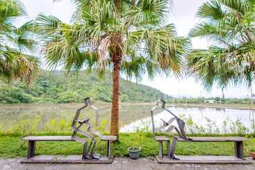 تختخواب و صبحانه Barefoot And Breakfast