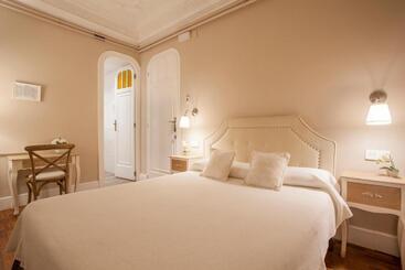 تختخواب و صبحانه Hi Valencia Boutique