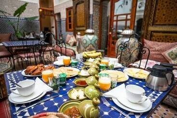 تختخواب و صبحانه Riad Dar Tahri & Spa