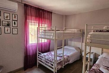 Hostal La Cabaña