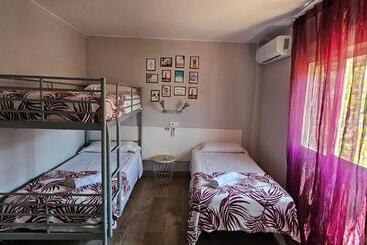 Hostal La Cabaña