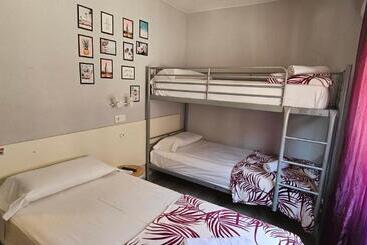 Hostal La Cabaña