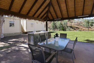 هتل Aaok Moondarra Accommodation Village