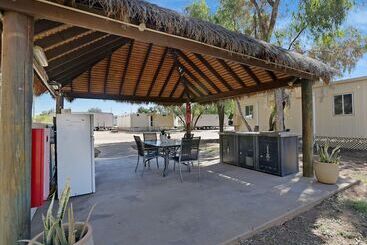 هتل Aaok Moondarra Accommodation Village