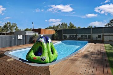هتل Aaok Moondarra Accommodation Village