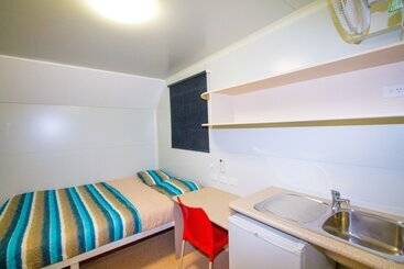 هتل Aaok Moondarra Accommodation Village