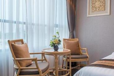 هتل North Hill City Resort  Sha Extra Plus