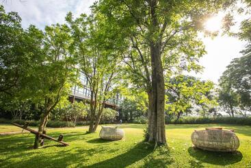 هتل North Hill City Resort  Sha Extra Plus