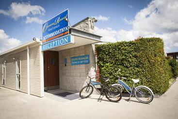 هتل Oceans Resort Whitianga