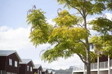 هتل Oceans Resort Whitianga
