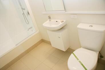 هتل Oceans Resort Whitianga