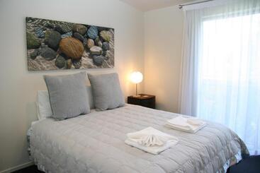 هتل Oceans Resort Whitianga