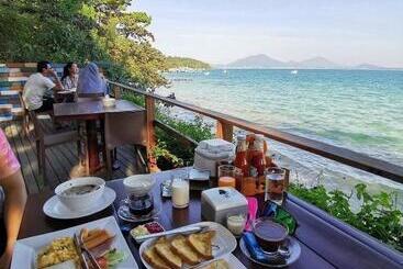 هتل Samed Hideaway Resort