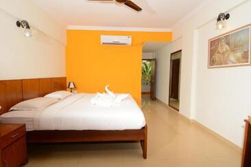 هتل Silver Sands Sunshine Angaara