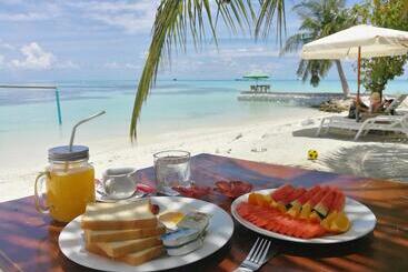 پانسیون Crown Beach Villas With Direct Access To The Bikini Beach