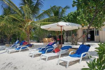 پانسیون Crown Beach Villas With Direct Access To The Bikini Beach