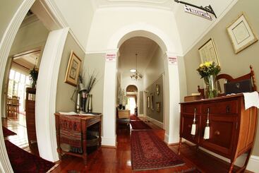 پانسیون Oleander Guest House