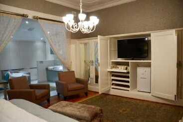 پانسیون Oleander Guest House