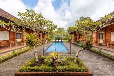 استراحتگاه Bon Nyuh Bungalows