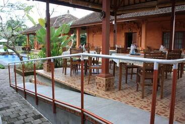 استراحتگاه Bon Nyuh Bungalows