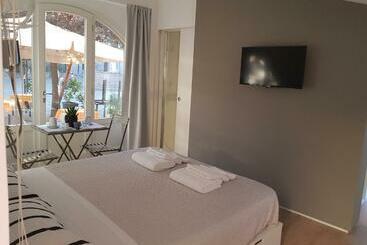 A Priori Guest House