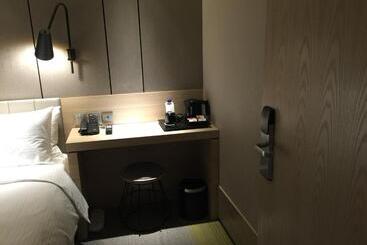 Aerotel Singapore   Transit Hotel In Terminal 1