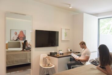 تختخواب و صبحانه Lithium Bed Zen & Breakfast