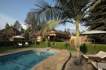 هتل Ahadi Lodge