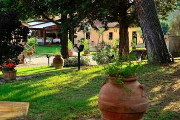 هتل Borgo Mandoleto Country Resort & Spa