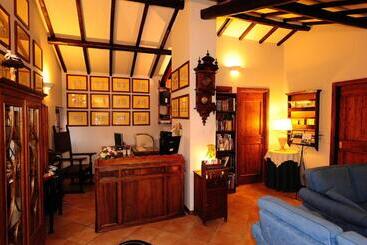 هتل Borgo Mandoleto  Country Resort & Spa