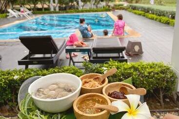 هتل Chez Nous Boutique Resort
